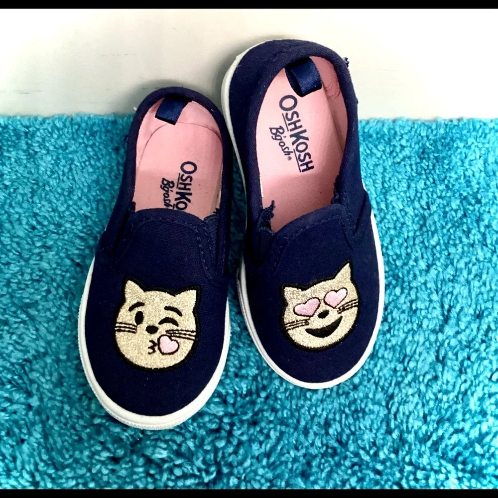 Osh Kosh B’Gosh Gold Kitty Shoes